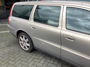 Gebruikte Portier 4Deurs rechts-achter Volvo V70 (SW) 2.4 D5 20V Prijs € 100,00 Margeregeling aangeboden door Gebr Opdam B.V.
