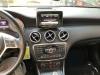 Navigatie Systeem van een Mercedes-Benz A (W176) 1.6 A-200 16V 2013