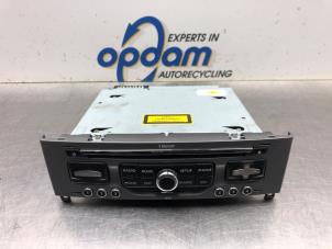 Gebruikte Radio CD Speler Peugeot 308 (4A/C) 1.6 HDi 16V FAP Prijs € 135,00 Margeregeling aangeboden door Gebr Opdam B.V.