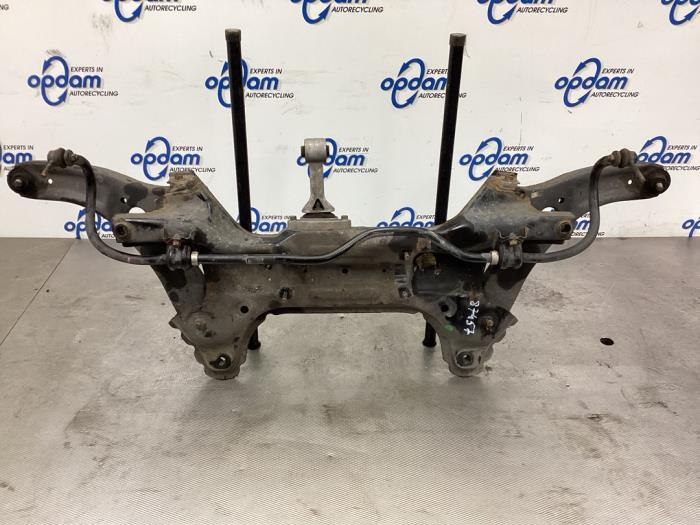 Gebruikte Subframe Hyundai i20 1.2i 16V Prijs € 89,00 Margeregeling aangeboden door Gebr Opdam B.V.
