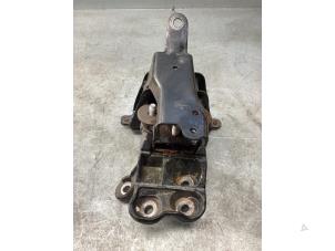 Gebruikte Versnellingsbak Steun Citroen C1 1.0 12V VVT-i Prijs € 30,00 Margeregeling aangeboden door Gebr Opdam B.V.