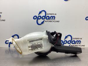 Gebruikte Kachel Ventilatiemotor Citroen C4 Picasso (UD/UE/UF) 1.6 16V VTi 120 Prijs € 45,00 Margeregeling aangeboden door Gebr Opdam B.V.