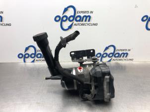 Gebruikte Pomp Servo Citroen C4 Picasso (UD/UE/UF) 1.6 16V VTi 120 Prijs € 180,00 Margeregeling aangeboden door Gebr Opdam B.V.