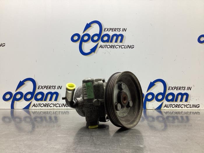 Gebruikte Pomp Servo Fiat Fiorino (225) 1.3 JTD 16V Multijet Prijs € 68,00 Margeregeling aangeboden door Gebr Opdam B.V.