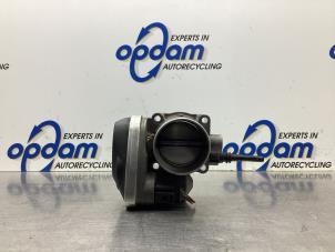 Gebruikte Gasklephuis Renault Scénic II (JM) 2.0 16V Prijs € 45,00 Margeregeling aangeboden door Gebr Opdam B.V.