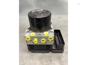 Gebruikte ABS Pomp Volvo V40 (MV) 2.0 D4 16V Prijs € 100,00 Margeregeling aangeboden door Gebr Opdam B.V.