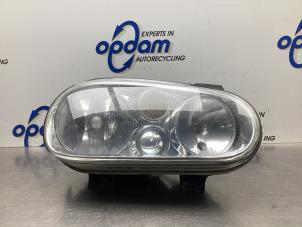 Gebruikte Koplamp rechts Volkswagen Golf IV (1J1) 1.6 Prijs € 25,00 Margeregeling aangeboden door Gebr Opdam B.V.