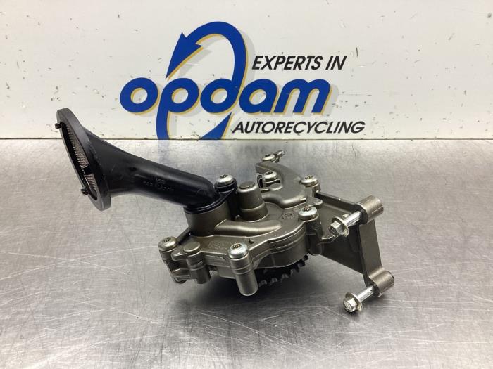 Gebruikte Oliepomp Opel Corsa F (UB/UH/UP) 1.2 12V 75 Prijs € 68,00 Margeregeling aangeboden door Gebr Opdam B.V.