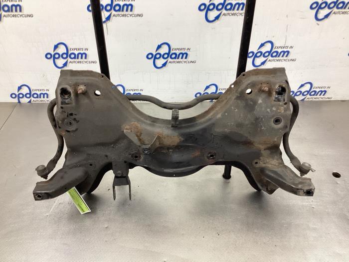 Gebruikte Subframe Peugeot 206+ (2L/M) 1.4 XS Prijs € 68,00 Margeregeling aangeboden door Gebr Opdam B.V.