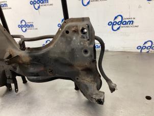 Subframe van een Peugeot 206+ (2L/M) 1.4 XS 2011
