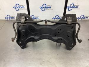 Subframe van een Peugeot 206+ (2L/M) 1.4 XS 2011