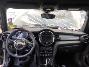 Gebruikte Zonneklep Mini Mini (F55) 1.5 12V Cooper Prijs € 54,00 Margeregeling aangeboden door Gebr Opdam B.V.