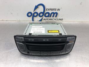 Gebruikte Radio CD Speler Toyota Aygo (B10) 1.0 12V VVT-i Prijs € 75,00 Margeregeling aangeboden door Gebr Opdam B.V.