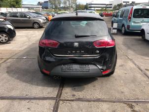 Gebruikte Ruitenwissermotor achter Seat Leon (1P1) 2.0 TDI 16V FR Prijs € 50,00 Margeregeling aangeboden door Gebr Opdam B.V.