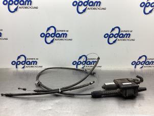 Gebruikte Handrem motor Opel Meriva 1.4 Turbo 16V ecoFLEX Prijs € 225,00 Margeregeling aangeboden door Gebr Opdam B.V.