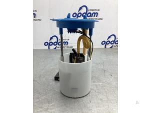 Gebruikte Benzinepomp Volkswagen Golf VI Cabrio (1K) 1.4 TSI 122 16V Prijs € 50,00 Margeregeling aangeboden door Gebr Opdam B.V.