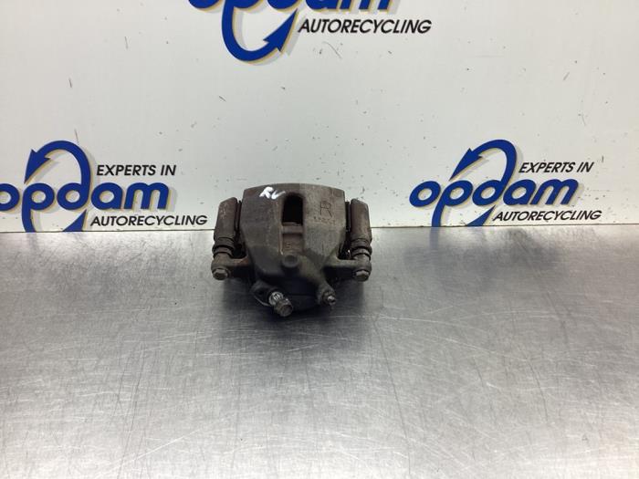 Remklauw (Tang) rechts-voor van een Suzuki Splash 1.0 12V 2008