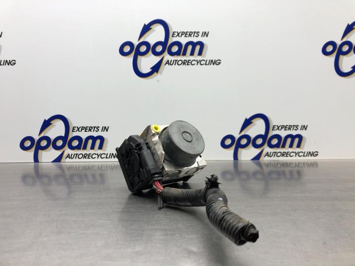 Gebruikte ABS Pomp Renault Kangoo/Grand Kangoo (KW) 1.6 16V Prijs € 135,00 Margeregeling aangeboden door Gebr Opdam B.V.