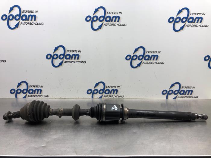 Gebruikte Steekas rechts-voor Alfa Romeo 159 Sportwagon (939BX) 1.9 JTDm 16V Prijs € 135,00 Margeregeling aangeboden door Gebr Opdam B.V.