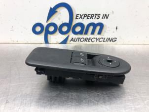 Gebruikte Schakelaar Elektrisch Raam Ford C-Max (DM2) 1.8 16V Prijs € 45,00 Margeregeling aangeboden door Gebr Opdam B.V.