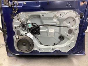 Gebruikte Raammechaniek 4Deurs rechts-voor Ford C-Max (DM2) 1.6 16V Prijs € 63,00 Margeregeling aangeboden door Gebr Opdam B.V.