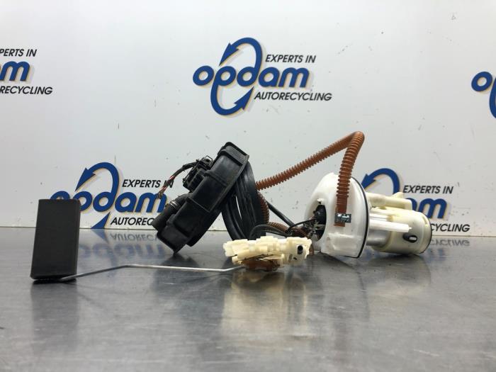 Gebruikte Benzinepomp Volkswagen Golf Prijs € 45,00 Margeregeling aangeboden door Gebr Opdam B.V.