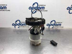 Gebruikte Benzinepomp Ford C-Max (DM2) 1.6 16V Prijs € 45,00 Margeregeling aangeboden door Gebr Opdam B.V.