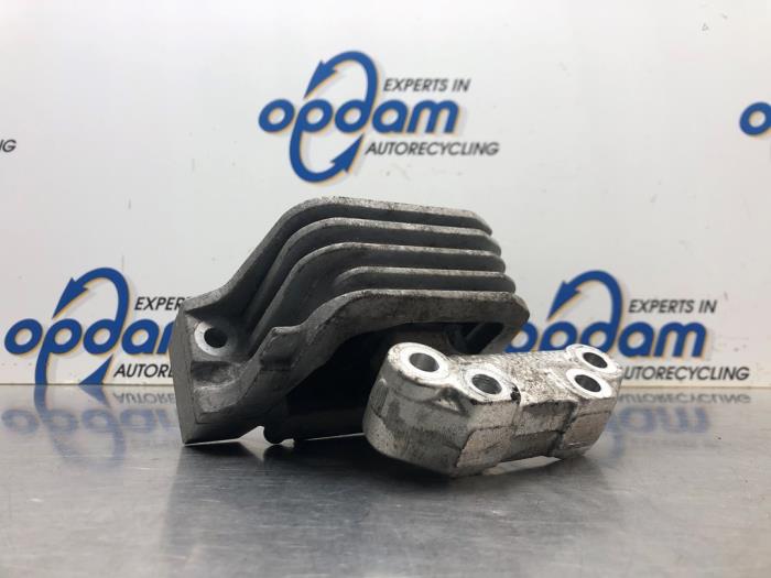 Gebruikte Motorsteun Peugeot 207/207+ (WA/WC/WM) 1.4 16V VTi Prijs € 32,00 Margeregeling aangeboden door Gebr Opdam B.V.
