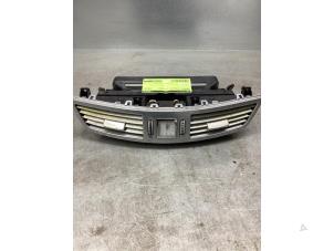 Gebruikte Uurwerk Mercedes S (W221) 5.5 S-550 32V Prijs € 50,00 Margeregeling aangeboden door Gebr Opdam B.V.