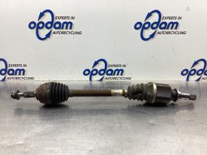 Gebruikte Steekas links-voor Renault Megane II Grandtour (KM) 1.5 dCi 85 Prijs € 54,00 Margeregeling aangeboden door Gebr Opdam B.V.