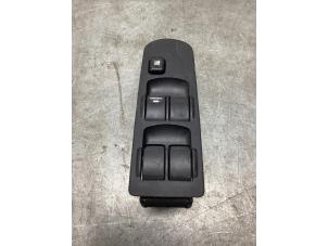 Gebruikte Elektrisch Raam Schakelaar Mitsubishi Colt (Z2/Z3) 1.3 16V Prijs € 35,00 Margeregeling aangeboden door Gebr Opdam B.V.