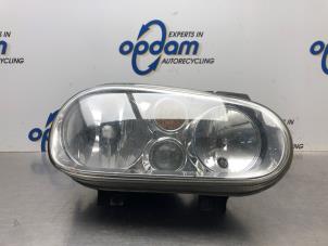 Gebruikte Koplamp rechts Volkswagen Golf IV Variant (1J5) 2.0 Prijs € 22,00 Margeregeling aangeboden door Gebr Opdam B.V.