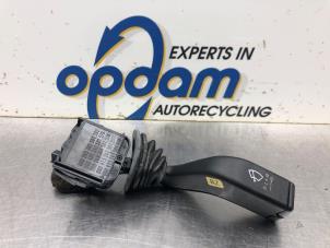 Gebruikte Ruitenwis Schakelaar Opel Zafira (F75) 2.2 16V Prijs € 22,00 Margeregeling aangeboden door Gebr Opdam B.V.