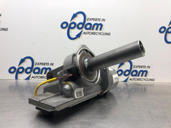 Gebruikte Servo Elektrisch Opel Corsa D 1.4 16V Twinport Prijs € 135,00 Margeregeling aangeboden door Gebr Opdam B.V.