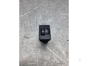 Gebruikte Schakelaar Koplamp Ihv Toyota Aygo (B40) 1.0 12V VVT-i Prijs € 10,00 Margeregeling aangeboden door Gebr Opdam B.V.