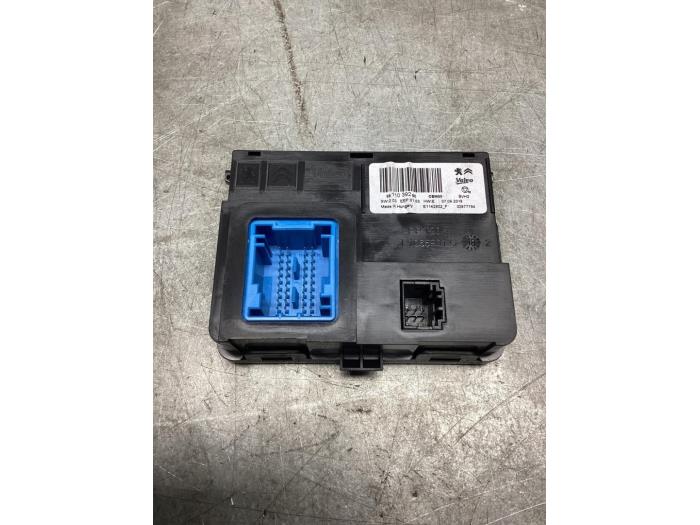 Gebruikte Module climatronic Peugeot 3008 II (M4/MC/MJ/MR) 1.2 12V e-THP PureTech 130 Prijs € 35,00 Margeregeling aangeboden door Gebr Opdam B.V.