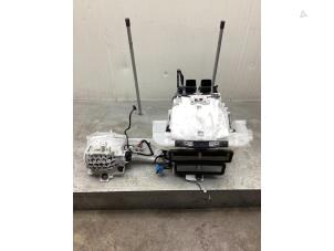 Gebruikte Kachelhuis Peugeot 3008 II (M4/MC/MJ/MR) 1.2 12V e-THP PureTech 130 Prijs € 200,00 Margeregeling aangeboden door Gebr Opdam B.V.