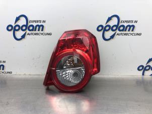 Gebruikte Achterlicht rechts Chevrolet Aveo (250) 1.2 16V Prijs € 45,00 Margeregeling aangeboden door Gebr Opdam B.V.