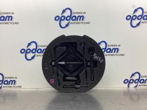 Gebruikte Krikset Hyundai i30 Crosswagon (WWH) 1.4 CVVT 16V Prijs € 32,00 Margeregeling aangeboden door Gebr Opdam B.V.