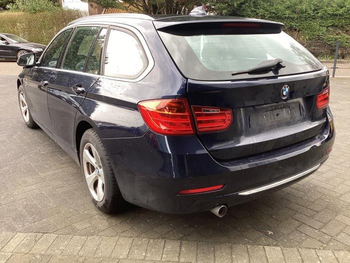 Schokdemper links-achter van een BMW 3 serie Touring (F31) 320d 2.0 16V 2013