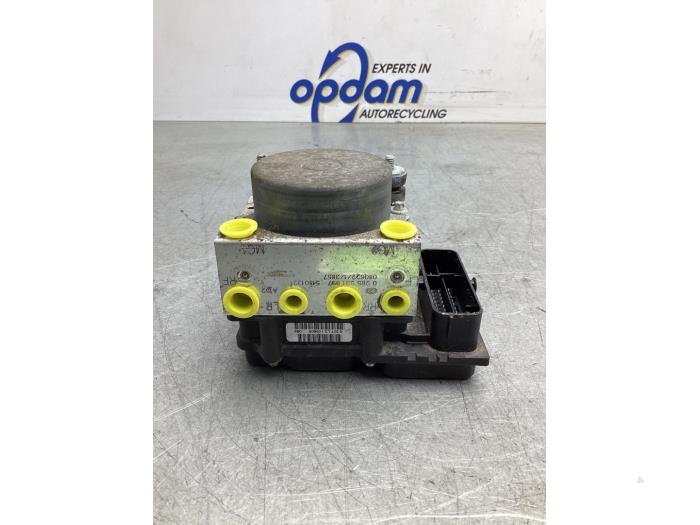 Gebruikte ABS Pomp Fiat Qubo 1.4 Prijs € 150,00 Margeregeling aangeboden door Gebr Opdam B.V.