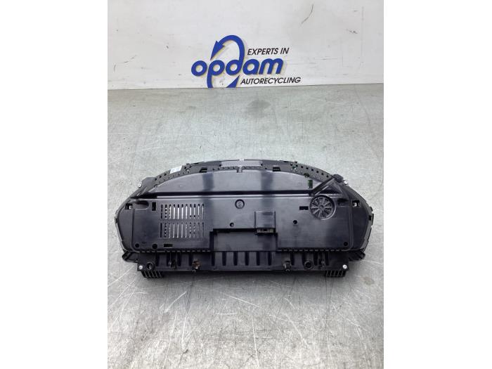 Kilometerteller KM van een BMW 3 serie Touring (F31) 320d 2.0 16V 2013