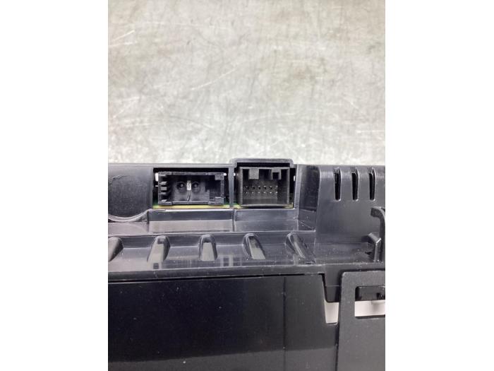 Kilometerteller KM van een BMW 3 serie Touring (F31) 320d 2.0 16V 2013