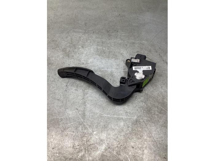 Gebruikte Gaspedaalpositie Sensor Renault Megane IV Estate (RFBK) 1.6 Energy dCi 130 Prijs € 30,00 Margeregeling aangeboden door Gebr Opdam B.V.