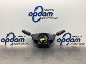 Gebruikte Combischakelaar Stuurkolom Opel Corsa D 1.2 16V Prijs € 32,00 Margeregeling aangeboden door Gebr Opdam B.V.