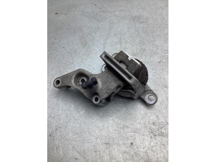 Gebruikte Motorrubber Renault Megane IV Estate (RFBK) 1.6 Energy dCi 130 Prijs € 50,00 Margeregeling aangeboden door Gebr Opdam B.V.