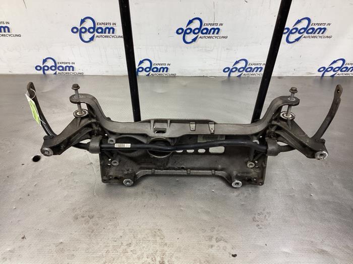 Subframe van een Volkswagen Tiguan (5N1/2) 1.4 TSI 16V 2010