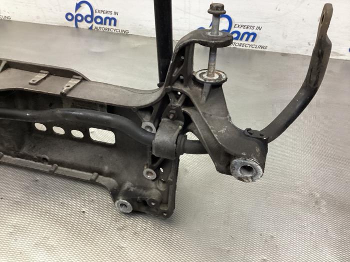 Subframe van een Volkswagen Tiguan (5N1/2) 1.4 TSI 16V 2010