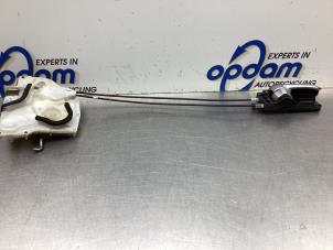 Gebruikte Slotmechaniek Portier 4Deurs rechts-voor Suzuki Swift (ZA/ZC/ZD1/2/3/9) 1.3 VVT 16V Prijs € 68,00 Margeregeling aangeboden door Gebr Opdam B.V.