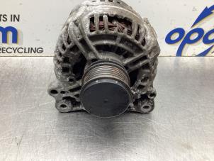 Gebruikte Dynamo Seat Leon (1P1) 2.0 TDI 16V FR Prijs € 90,00 Margeregeling aangeboden door Gebr Opdam B.V.